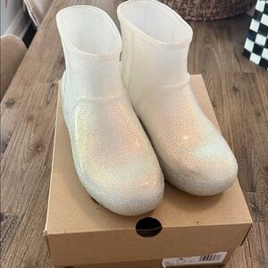 UGG Drizilita Glitter White Girls Boots Sz 3